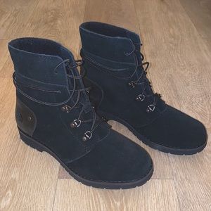 Women’s North Face icepick hiking boots